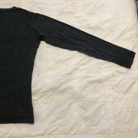 3/$25 ❥ NHL Detroit Red Wings Hockey Long-Sleeve Cotton Stretch Logo Tee XL - Picture 10 of 13